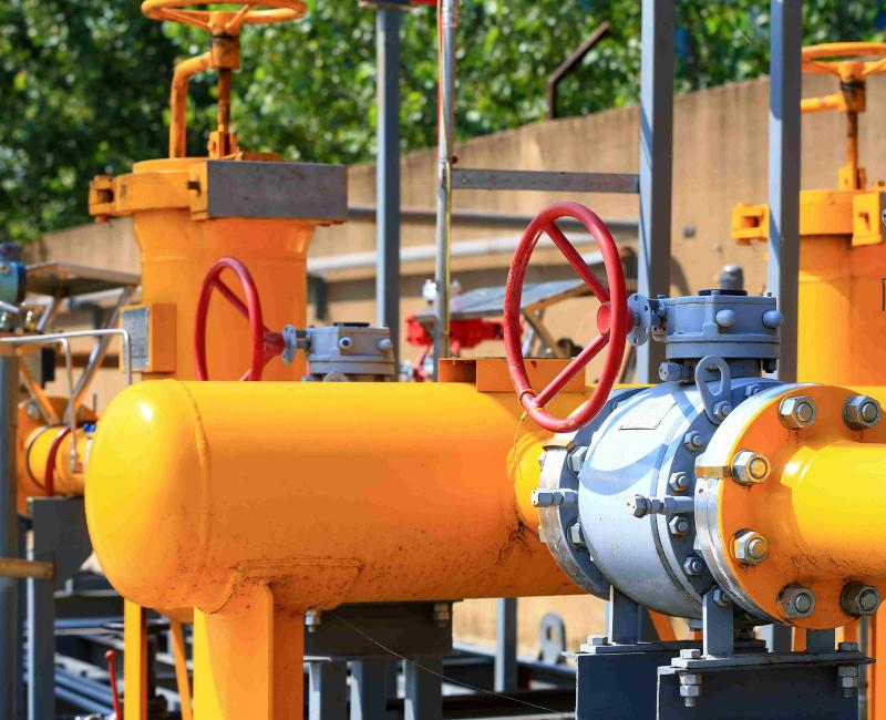Gas pipelines yellow